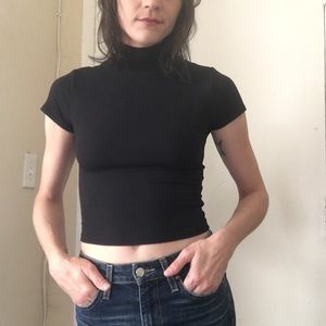 NWT Mock neck crop tee